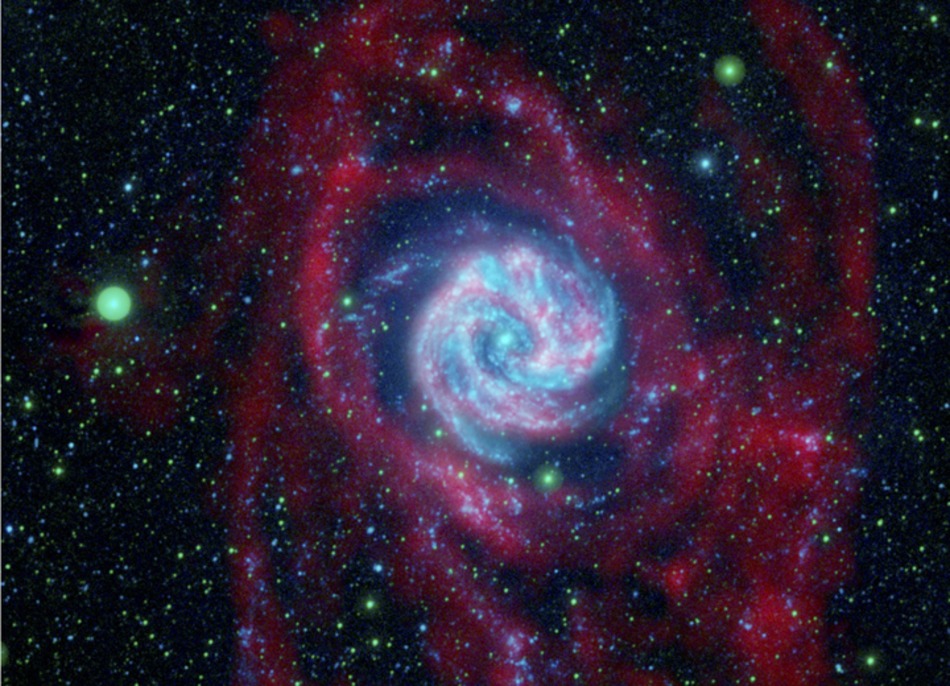Southern Pinwheel Galaxy (M83) radio and UV radiation